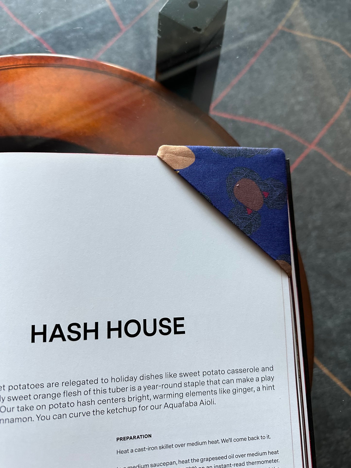 Page Holder - Blue, Gold & Red